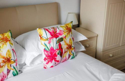 Dolphin Hideaway- Poole Quay Apartment with Parking - Photo 21