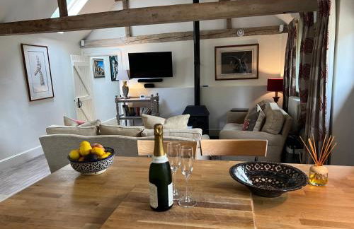 The Clock Tower & Dairy - Two x 2 Bed Barns with Indoor Pool - Photo 33