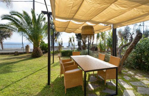 Vitamin Sea Beachfront Villa, Sithonia #FeelsLikeHome - Photo 31