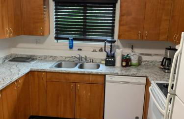 410 e45th 2 bedroom apartment - Photo 11