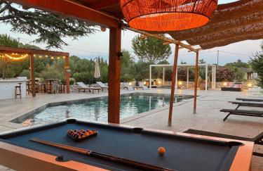 Villa Soleil Piscine Jacuzzi Pétanque Espace bbq billard et salons extérieurs - Foto 62