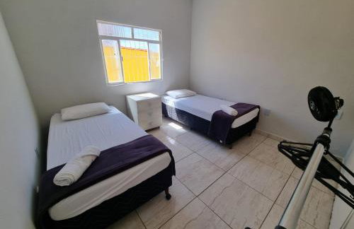 Casa 3 Quartos l 2 banheiros l 2 garagens l centro - Foto 8