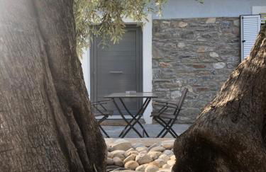 Emmeleia's - Photo 17