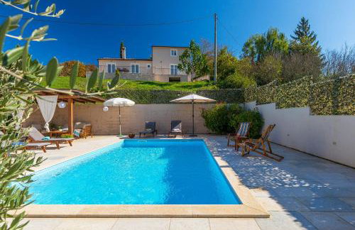 Traumhafte Finca mit Tischtennis, Spielplatz, Basketballplatz, Privatpool, Outdoor-Kueche - Foto 1