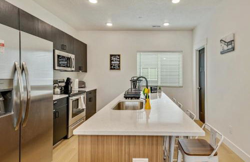 Spacious townhouse - Mins to Downtown SLC - Garage - Foto 9