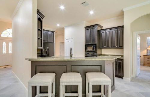 Spacious and Modern Home in Montgomery with Deck! - Foto 9