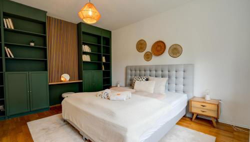 Beheizter Whirlpool und Panoramafenster vom Bett ins Grüne! - Foto 2, towels, wardrobe