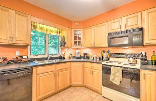 Rustic Adirondacks Home with Hot Tub and Lake Access! - Foto 9