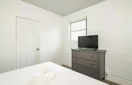 Waterfront 2-Story Villa with Heated Pool - Foto 22