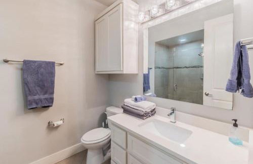 Stunning Townhome Near Uptown - Photo 33