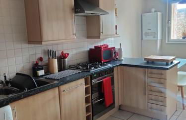 Next to the Palace and Royal Mile with parking - Photo 21