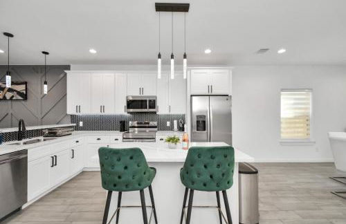 NEW! Grand Luxé Retreat - Modern Luxury - Free Parking - Near Med Center & NRG - Foto 24