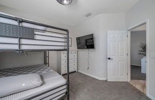 Large 5 bd home close to Beaches - Photo 76