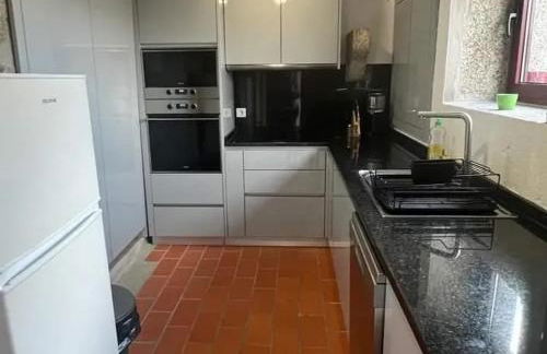 Charming Villa with Pool and Jacuzzi - Terras de Bouro - Foto 17