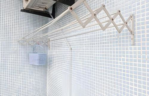 Varanda ensolarada a alguns passos do mar - Foto 11