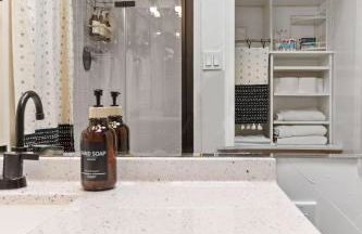 Redwood Cabin with Hot Tub Canyon View and Dogs OK - Foto 16