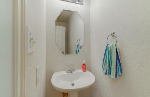 7 Mi to Downtown Baytown Spacious Home with Yard - Foto 10