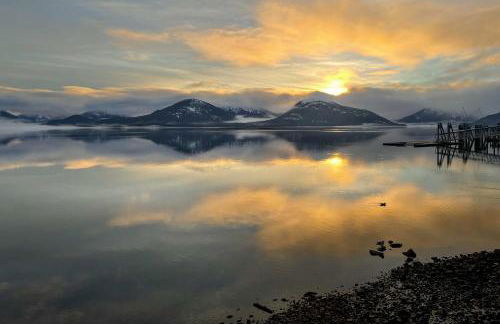 Remote Island Escape with Breathtaking Views - Photo 1