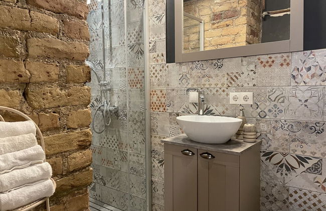 Cozy 1Br Apts with Yard and Parking - Photo 29