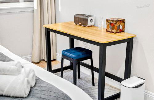 Spacious 9BR Home with Parking and Near DTLA - Foto 35