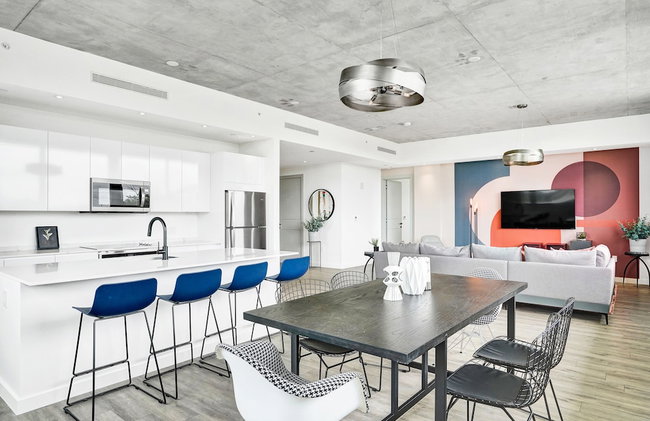 Design District Suites - Photo 56