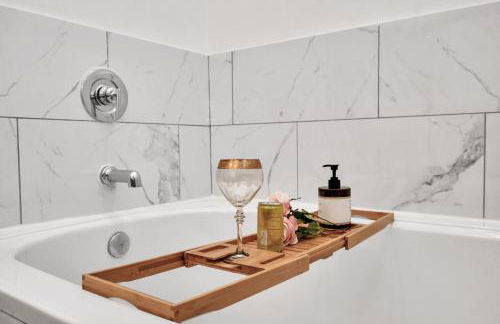 Haus of Blues-HighRise-NRG Stadium-Med Center- Private Parking - Foto 34