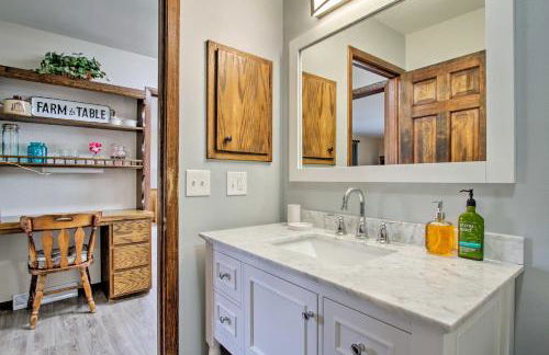 Wisconsin River Valley Farmhouse Fire Pit and View - Foto 18