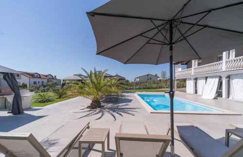 Villa Esea: Poolside Paradise & Relaxing Retreats - Foto 35