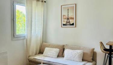 Studio EASY Check-in DISNEY 10 minutes Parking Wifi Welcome gift Starbucks coffee - Foto 2