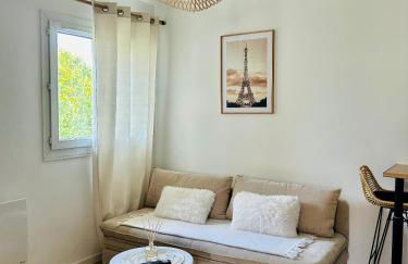 Studio EASY Check-in DISNEY 10 minutes Parking Wifi Welcome gift Starbucks coffee - Foto 2