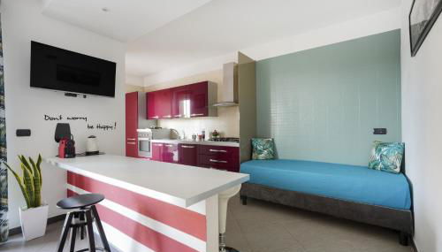 Sky Gate - Red Suite by the Airport - Foto 2