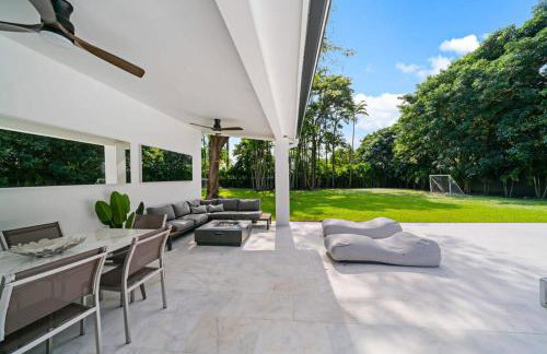 Luxury Villa Azure with Heated Pool 20 minutes to Beach - Foto 50