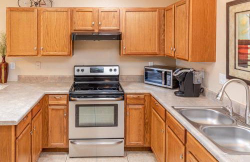 Beach Happy-Lake Close-Private Waterpark Oasis -sleeps 14 - Foto 29