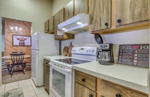 1 Mi to Ski Slopes Alto Escape with Game Room! - Foto 10