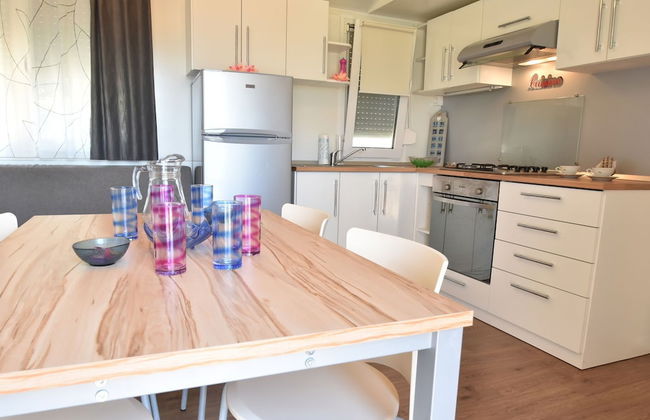 Welcoming Holiday Home in Ugljane With Swimming Pool - Foto 2