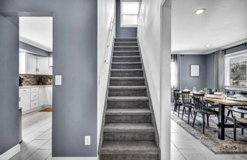 Swim and Relax In our Pool and Hot Tub and Recently Renovated - Foto 37