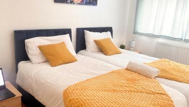 3 BEDROOM, FREE PARKING, WiFi, COSY, 5-BED HOUSE WITH GARDEN - Foto 2