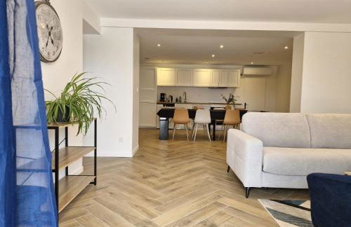 Le Zénith - 3 chambres, 3 salles de bain - 8 pers max - Local à vélos - Réservation à la chambre possible - Foto 1