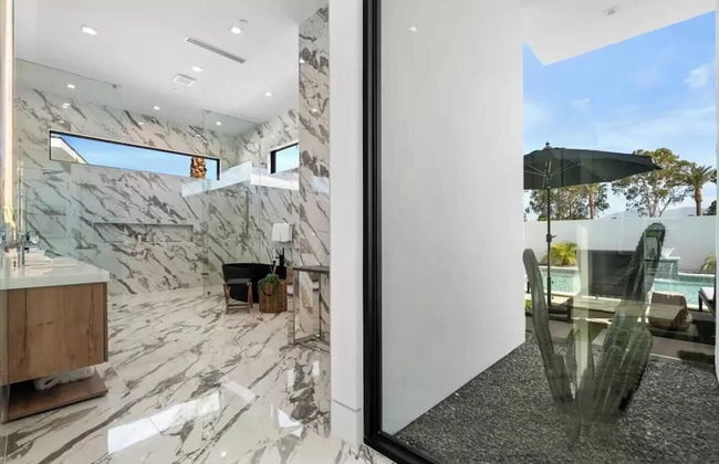 Sleeps 20 7-bedroom Villa w/ Pool, Putting Green & Hot Tub Bravo Villa #11 by Avantstay - Foto 45