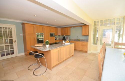 The Sheriff House - Beautiful large property in Wroxham, perfect for family holidays - Photo 6