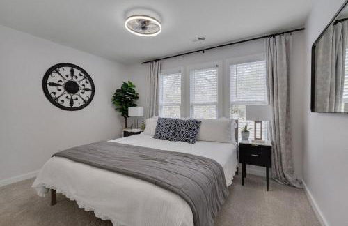 Cozy Fully-Renovated 2 BRM 2 Bath Near North Hills - Foto 23