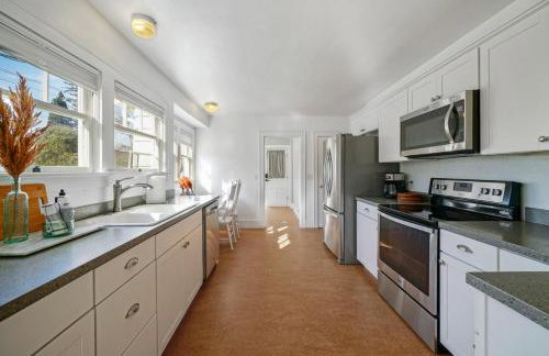 Bush Park & Downtown Charmer in Salem's Best Location - Foto 11