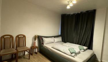 Möbliertes Zimmer mit TV, Internet & kompletter Ausstattung in Bonn-Mehlem - Photo 2