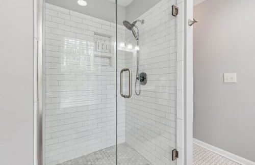 Exquisite 5-BR Estate on 7 Acres with Private Pond - Foto 25