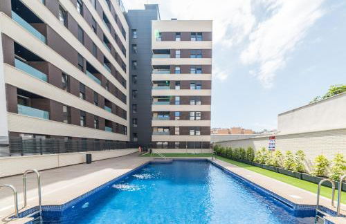 La Serna Premium Center - Photo 1