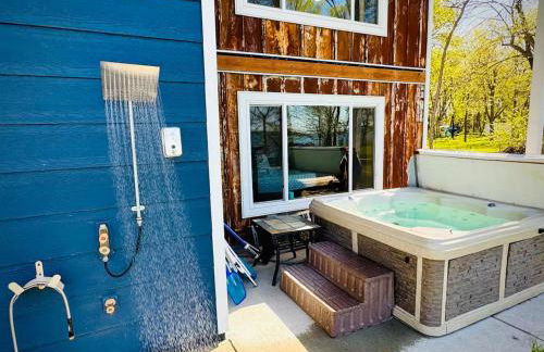 Designer Lake Cabin- HotTub, Sauna & Massage Chair - Foto 14