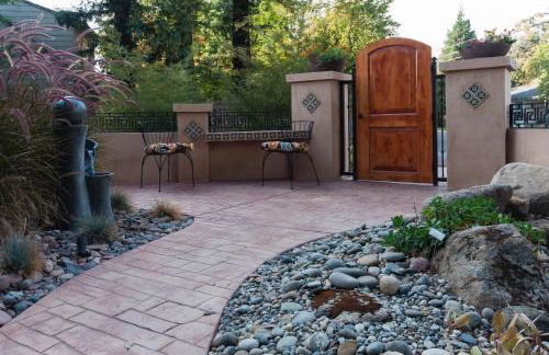 Sequoia Basecamp with Hot Tub Oasis - Foto 15