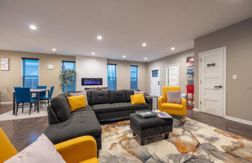 Near Downtown-2 En-Suites - Garage - Sleeps 9 - Foto 10