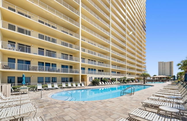 Beautiful Condo with Spacious Balcony to Enjoy Fascinating Ocean View - Unit 1002 by RedAwning - Foto 23