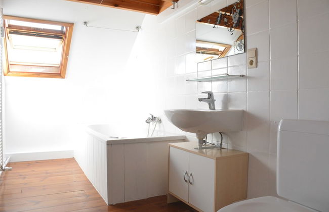 Group Escape by Molignee River - Foto 50